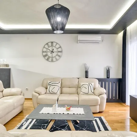 Luxury Veselic