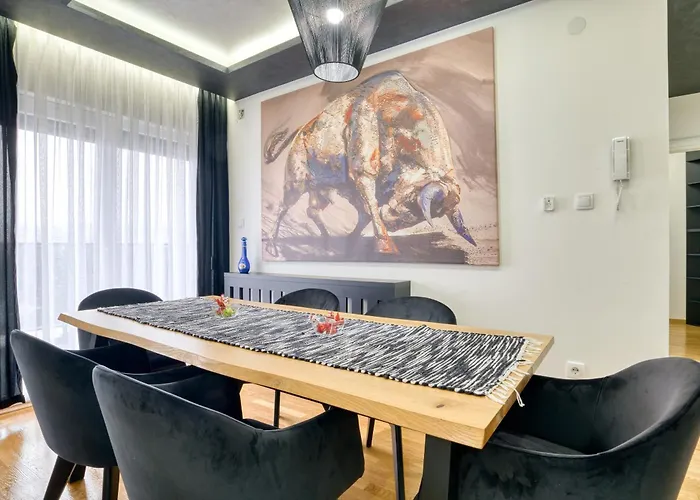 Luxury Veselic * ואליג'בו